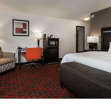 Hampton Inn & Suites By Hilton Летбридж Экстерьер фото