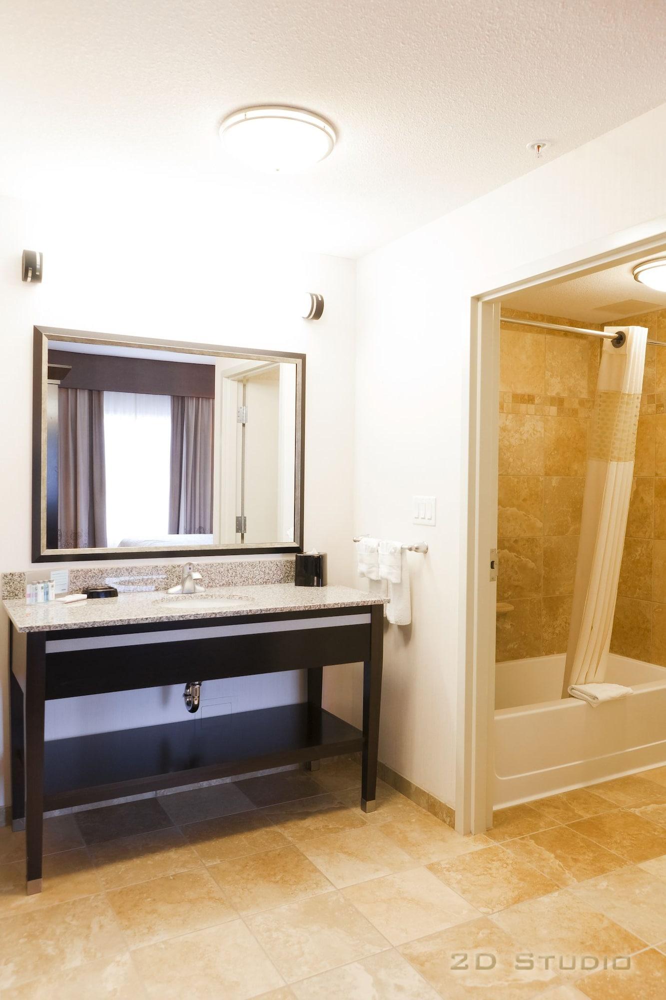 Hampton Inn & Suites By Hilton Летбридж Экстерьер фото