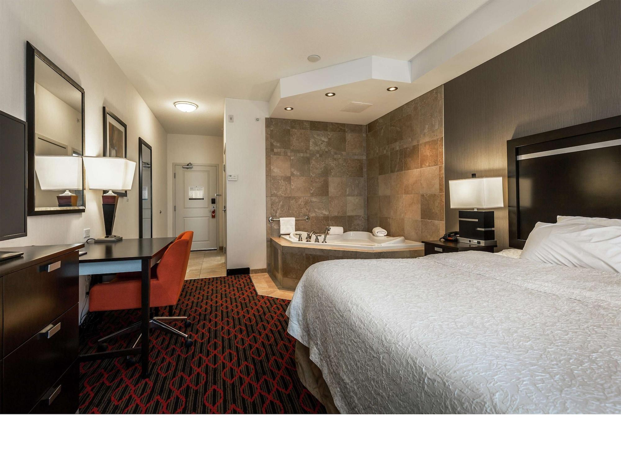 Hampton Inn & Suites By Hilton Летбридж Экстерьер фото