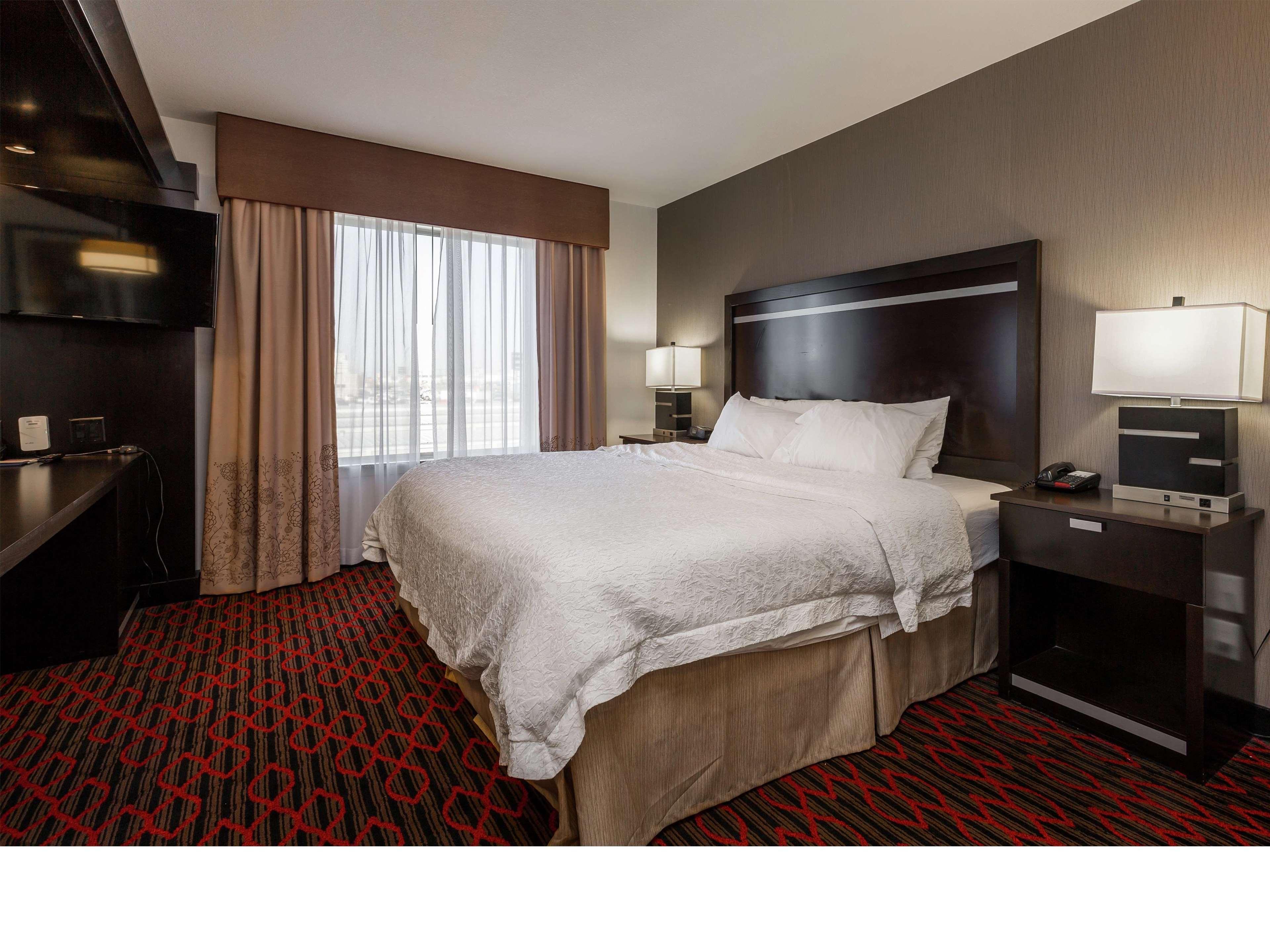 Hampton Inn & Suites By Hilton Летбридж Экстерьер фото