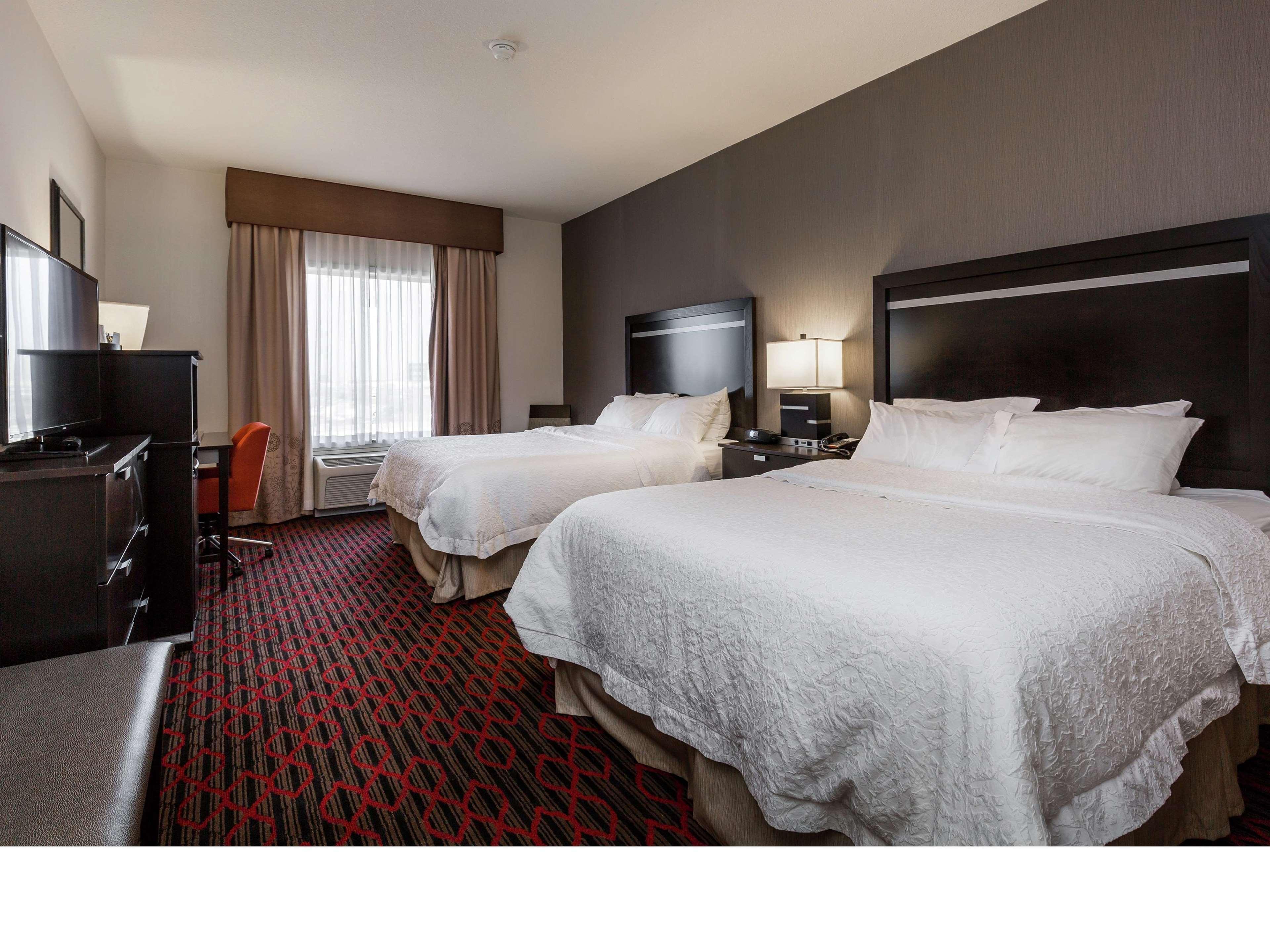 Hampton Inn & Suites By Hilton Летбридж Экстерьер фото
