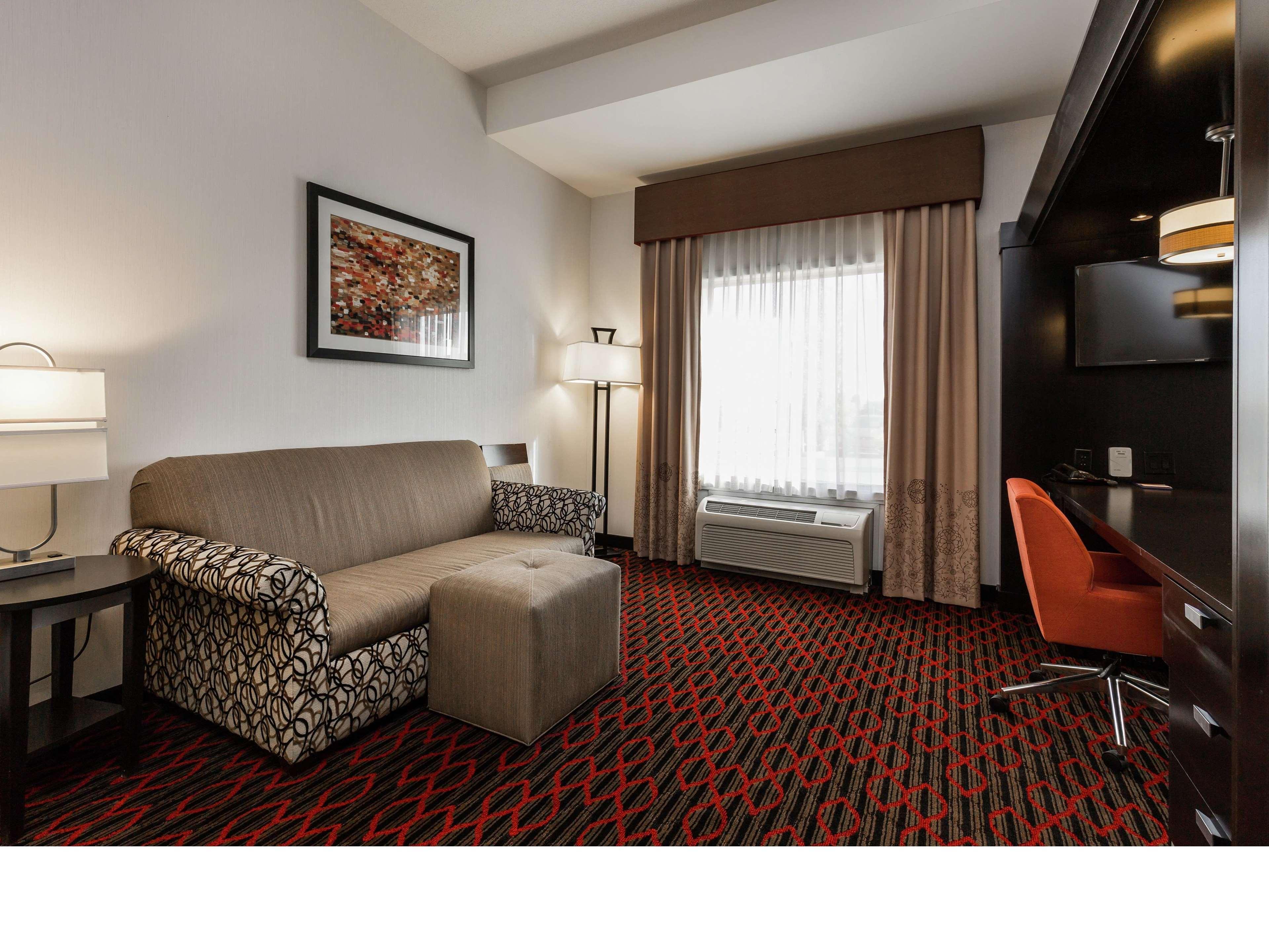 Hampton Inn & Suites By Hilton Летбридж Экстерьер фото