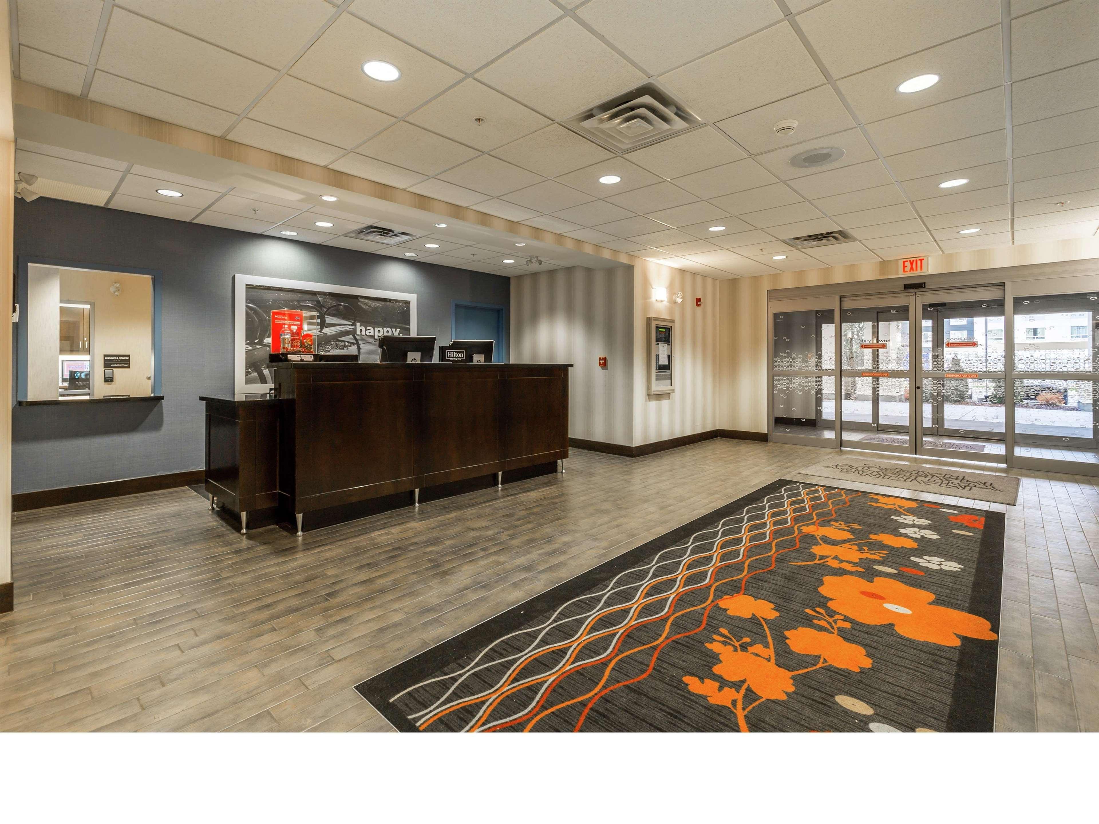 Hampton Inn & Suites By Hilton Летбридж Экстерьер фото