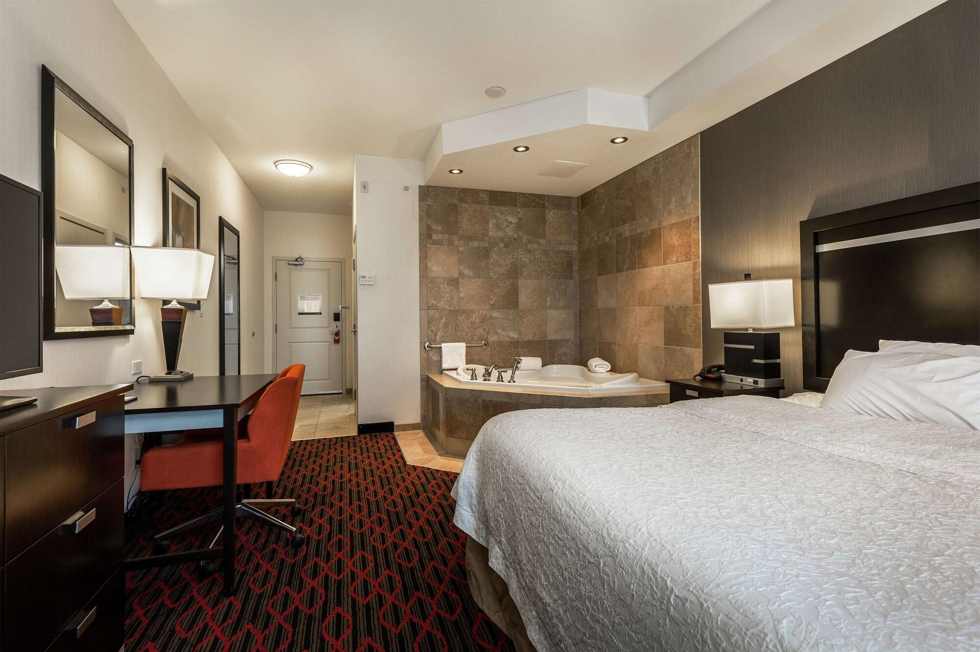 Hampton Inn & Suites By Hilton Летбридж Экстерьер фото