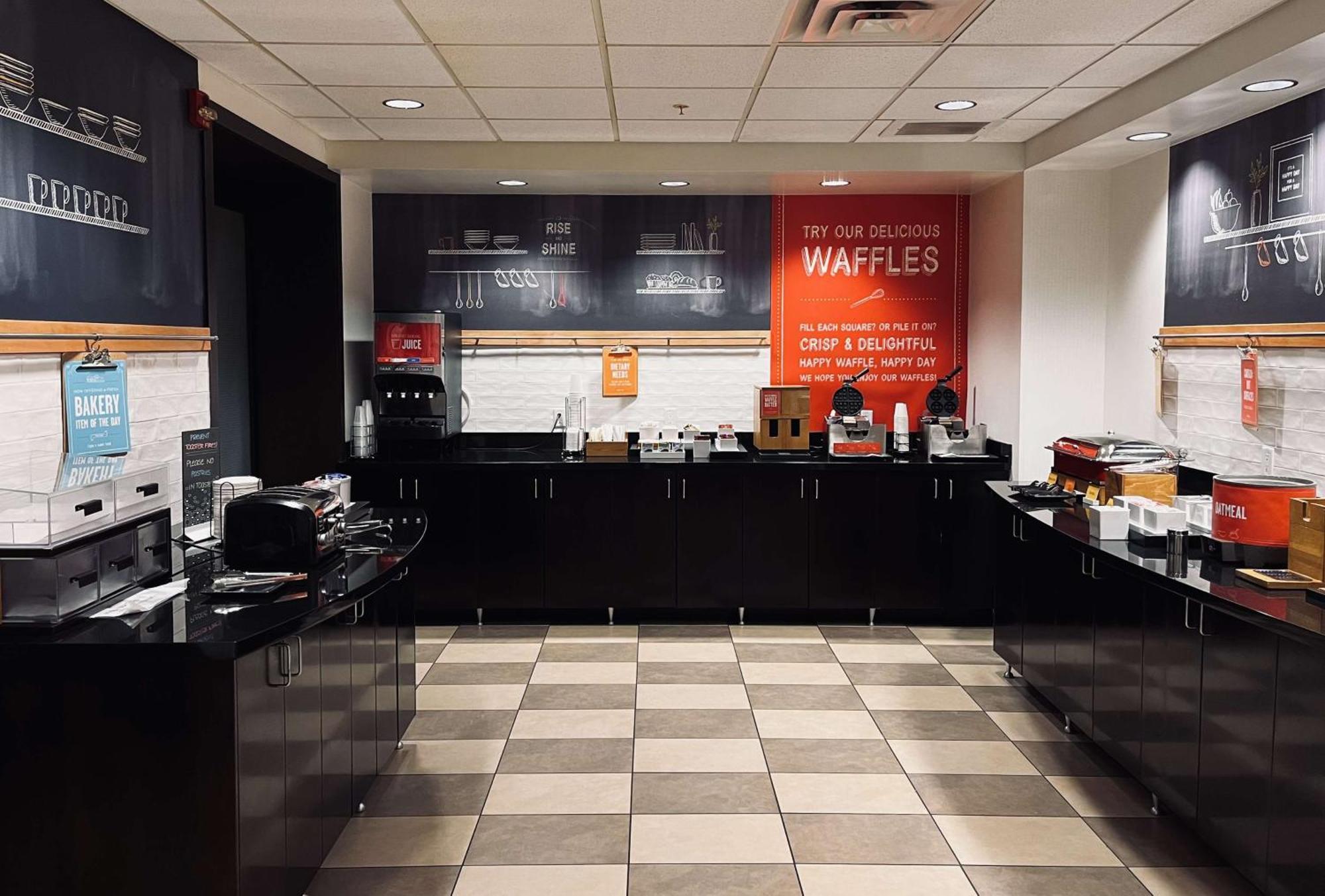 Hampton Inn & Suites By Hilton Летбридж Экстерьер фото