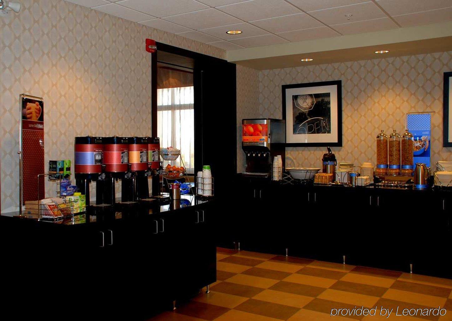 Hampton Inn & Suites By Hilton Летбридж Ресторан фото