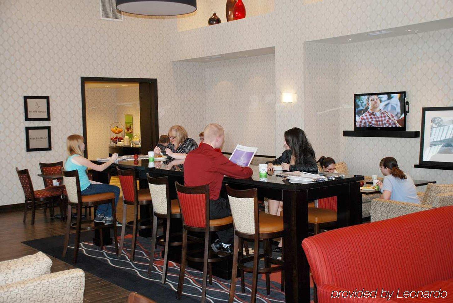 Hampton Inn & Suites By Hilton Летбридж Ресторан фото
