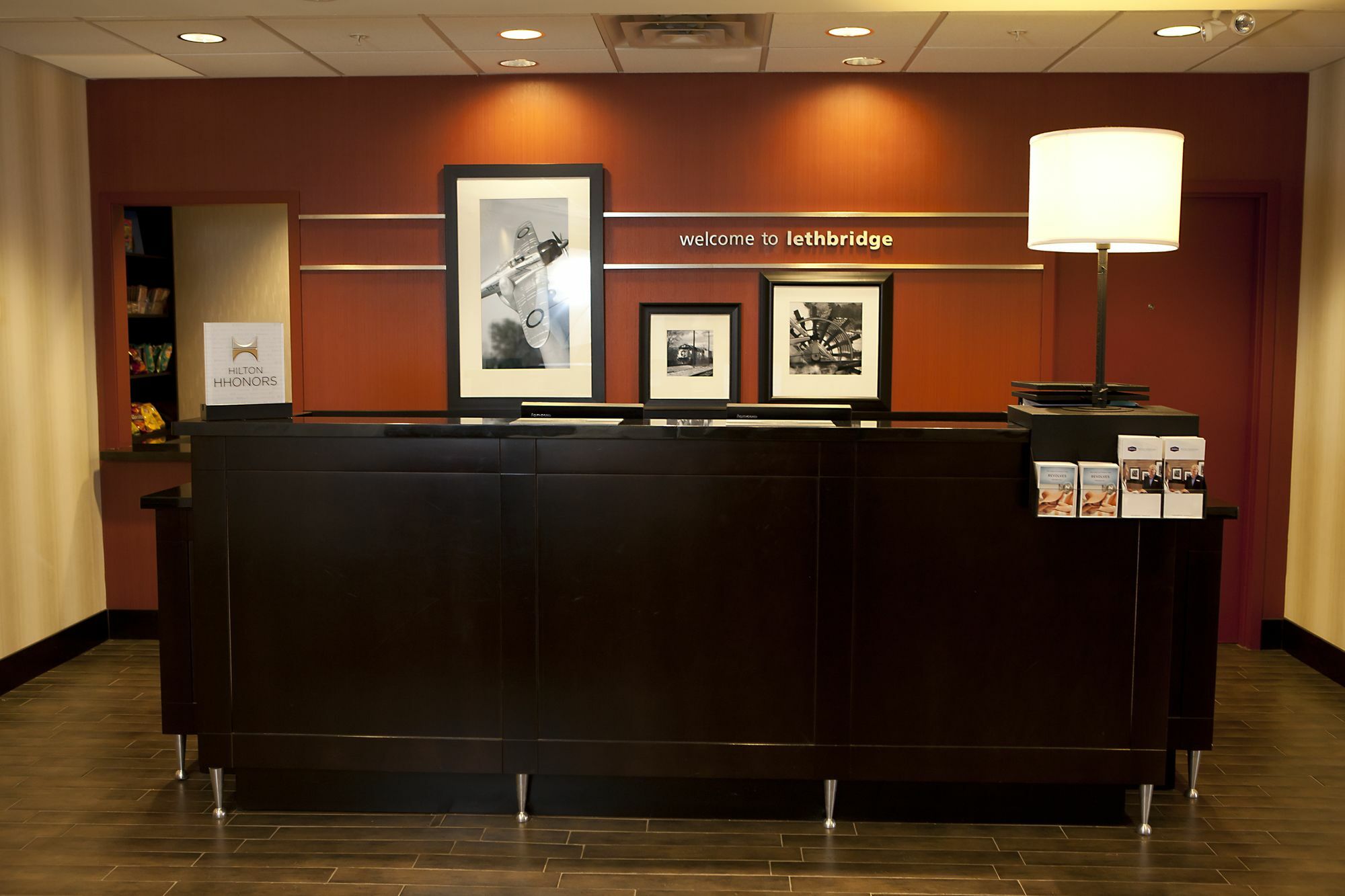 Hampton Inn & Suites By Hilton Летбридж Экстерьер фото