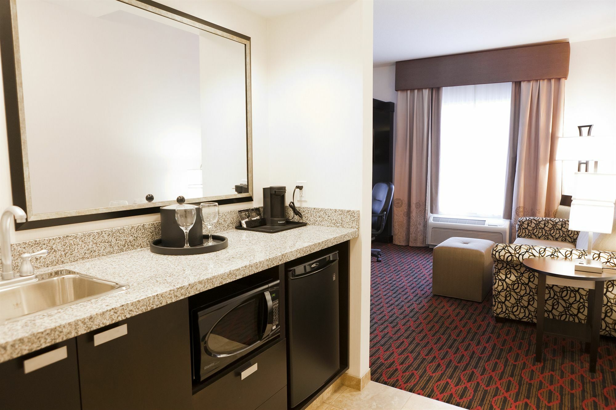 Hampton Inn & Suites By Hilton Летбридж Экстерьер фото